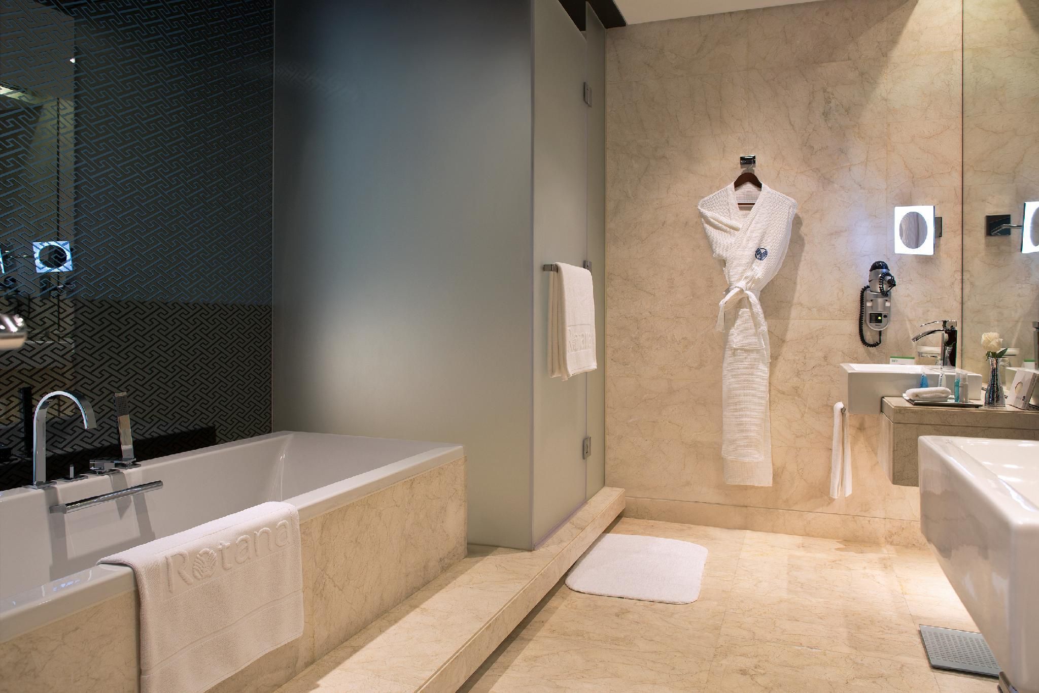 undefined Al Ain Rotana 8