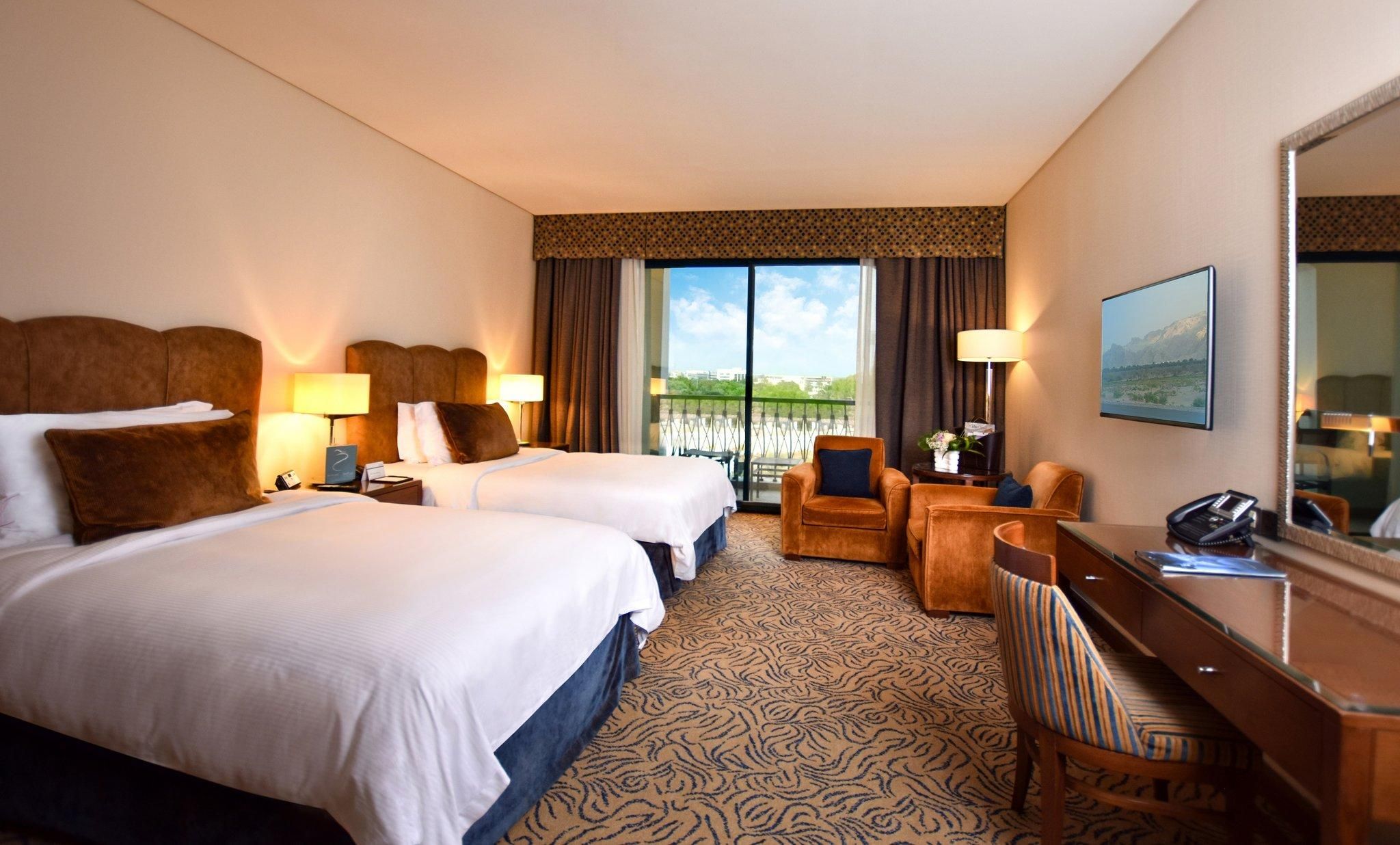 Guest Room with Balcony - Twin Beds