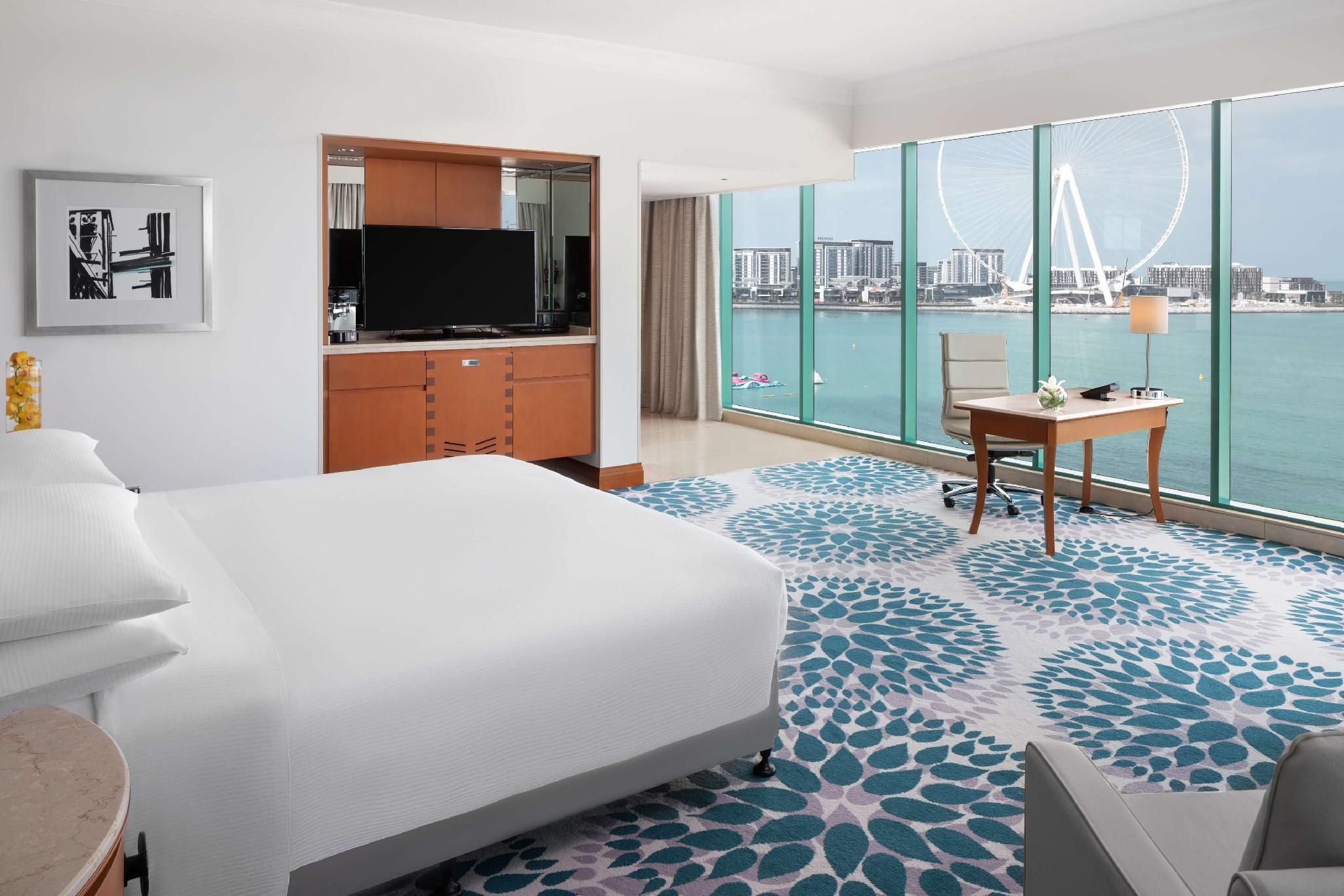 King Corner Suite With Sea View - Balcony