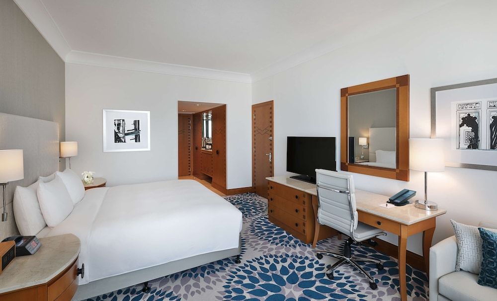 Deluxe Room, 1 King Bed