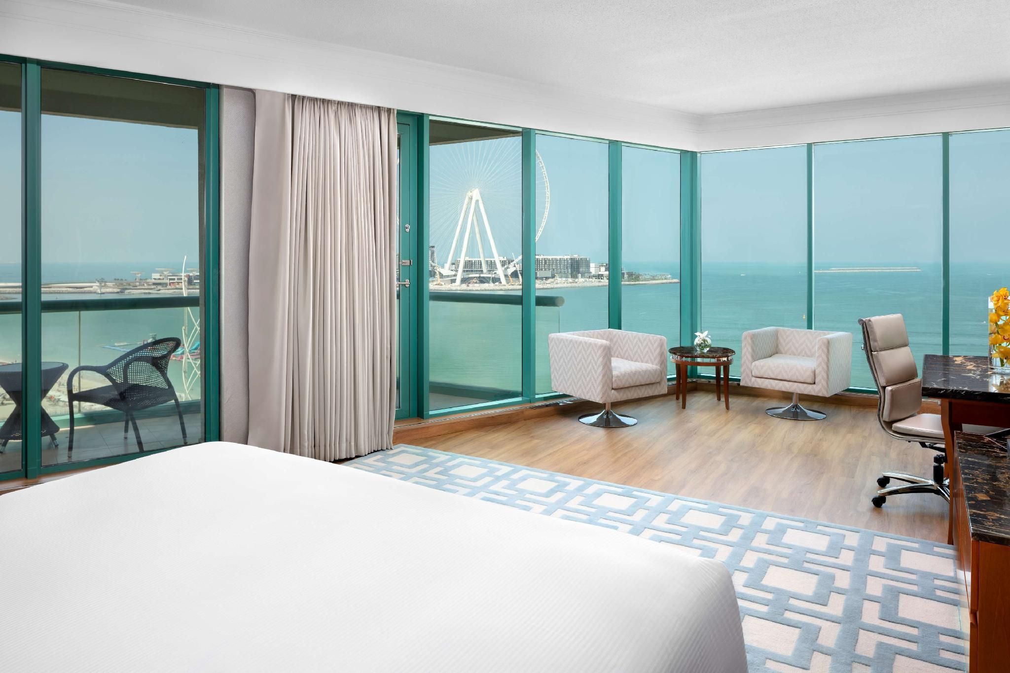 King Panoramic Suite W/ Sea View - Balcony