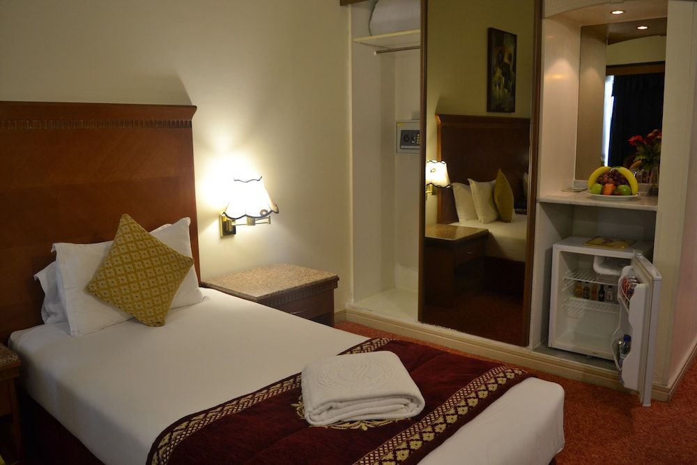 Ramee Guestline Hotel Standard Room 13