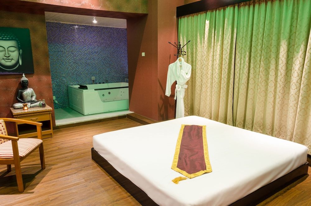 Ramee Guestline Hotel