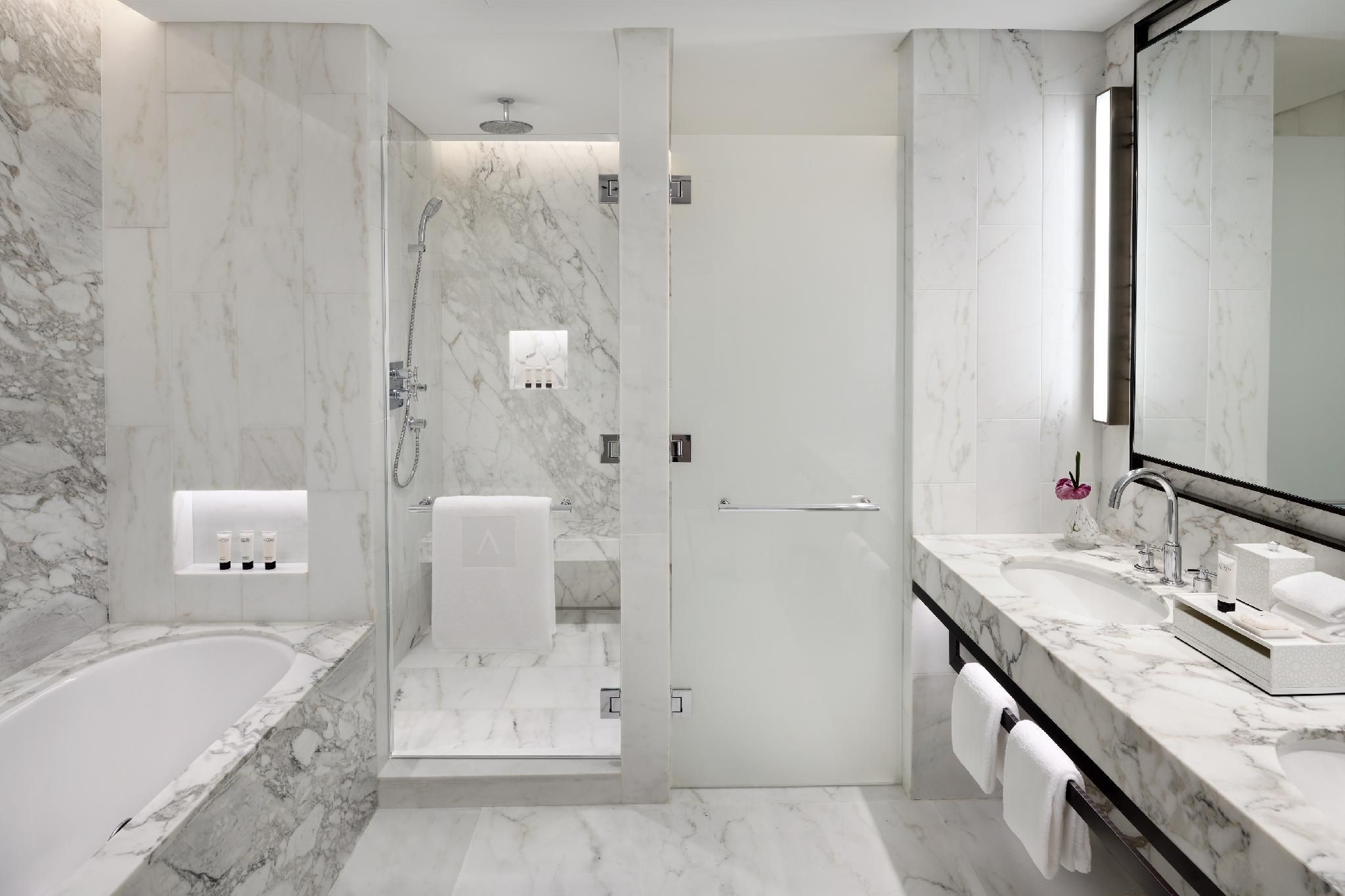 Address Downtown Deluxe Downtown View Room 3