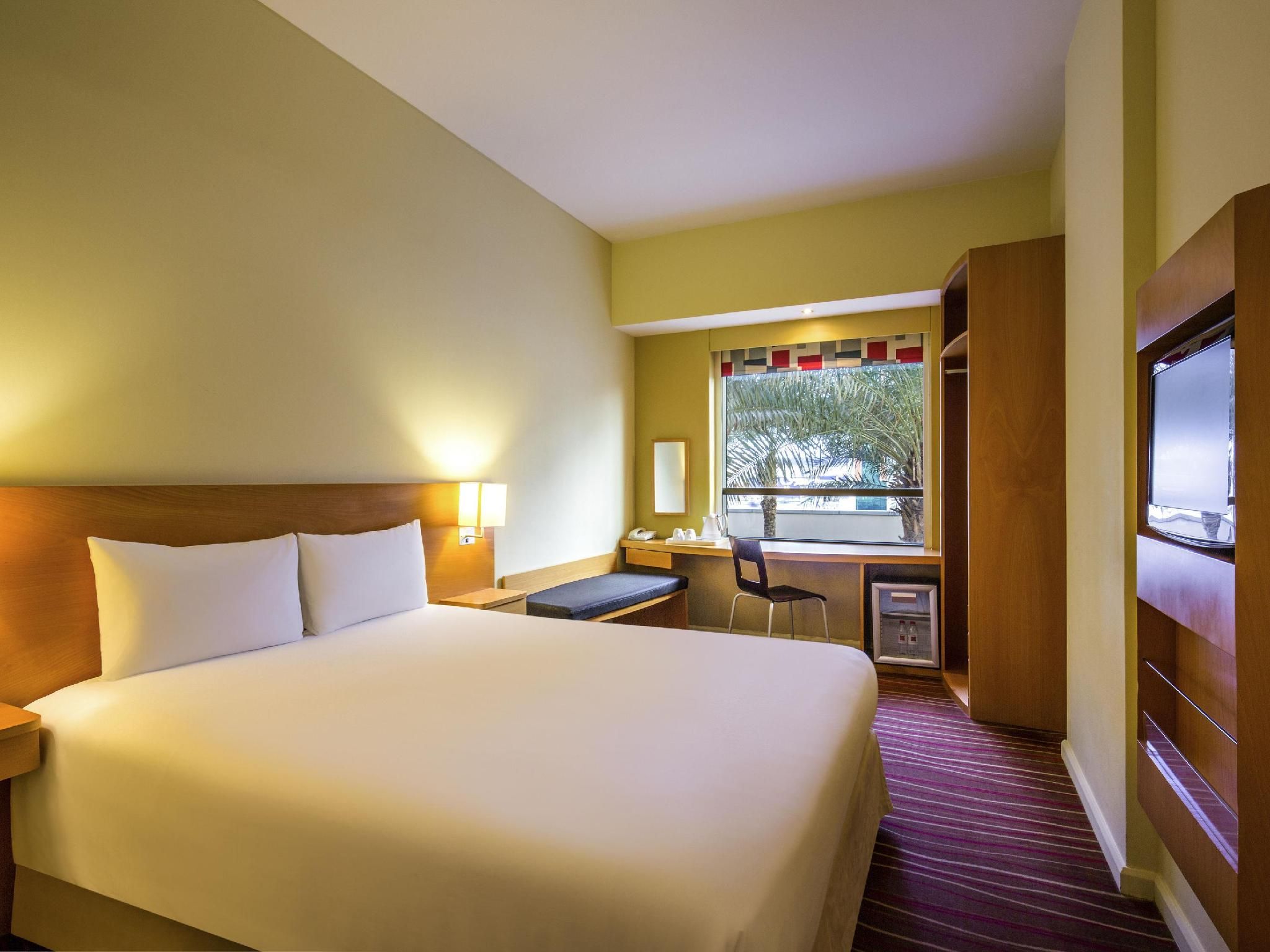 undefined ibis Mall Avenue Dubai 6