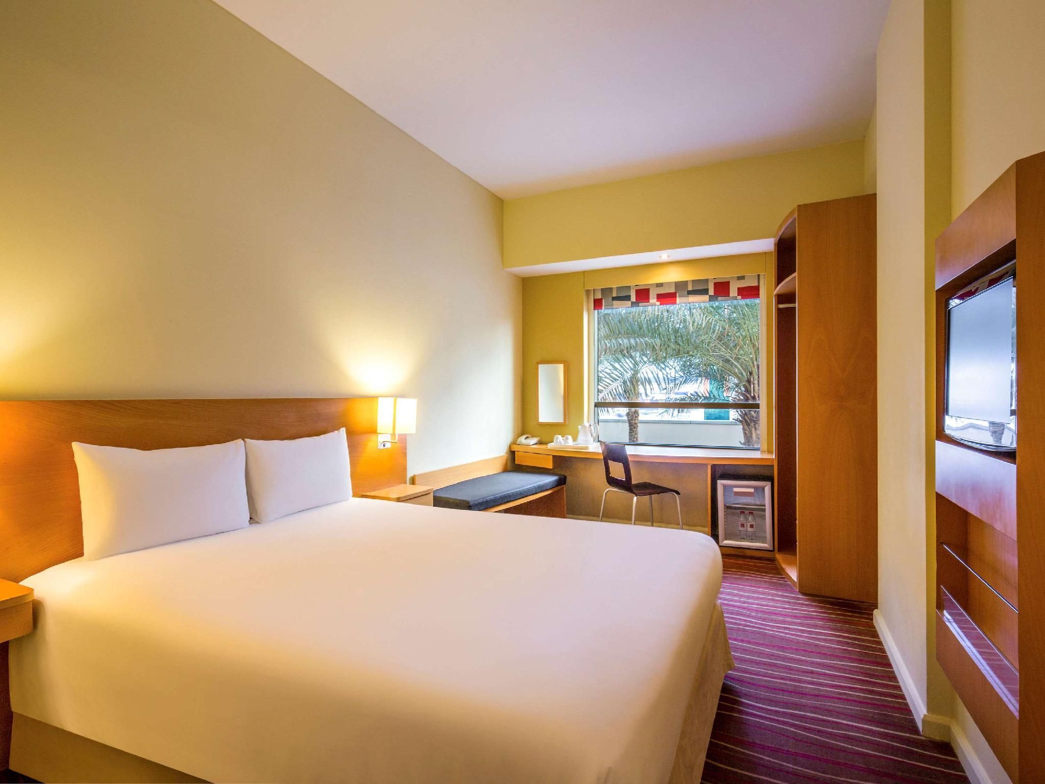 undefined ibis Mall Avenue Dubai 4