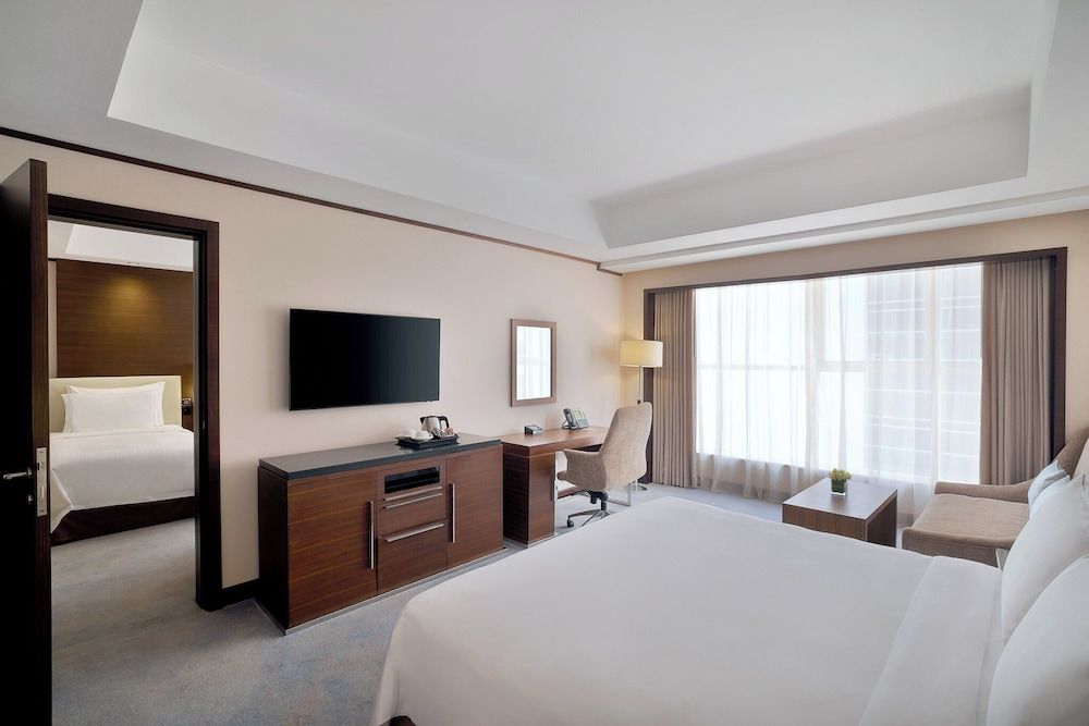Grand Millennium Dubai Superior Room, 1 King Bed 3