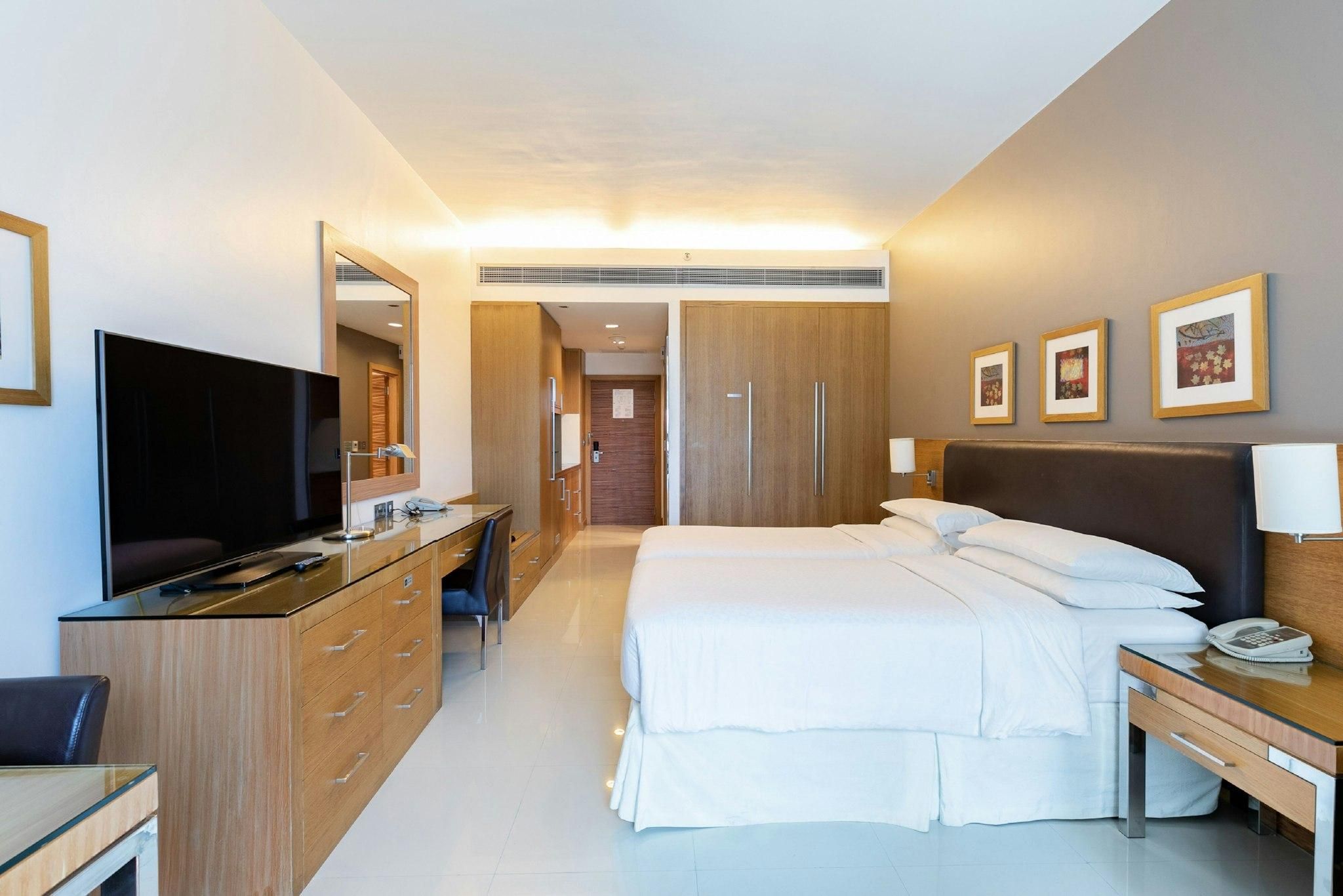 undefined Four Points by Sheraton Bur Dubai 4