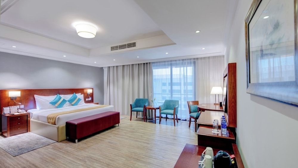 Donatello Hotel Deluxe Room (King)
