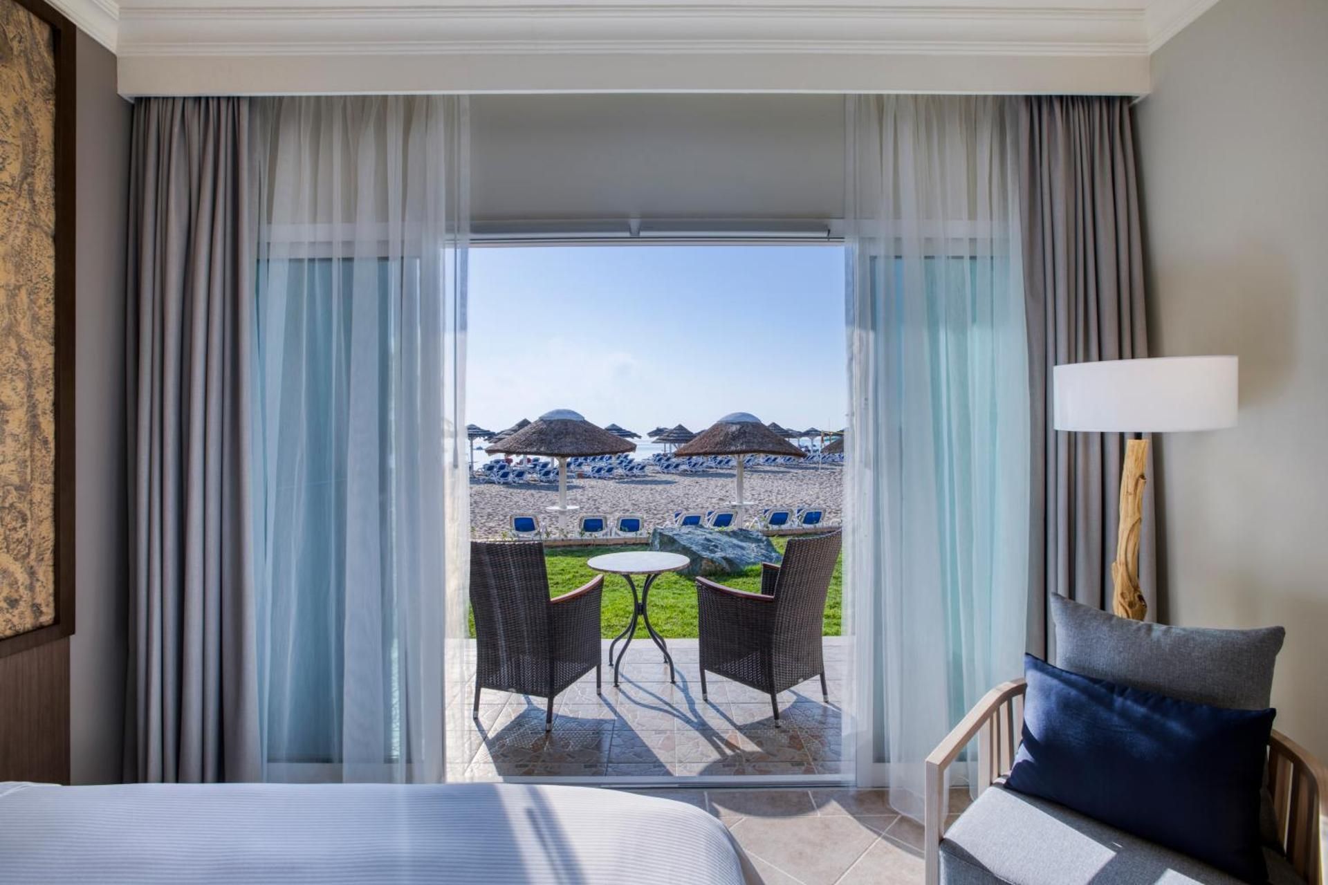 Oceanfront Twin Room with Terrace