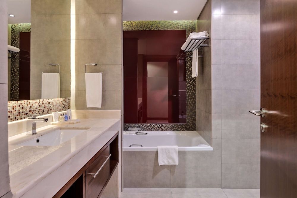 Radisson Blu Hotel Dubai Waterfront Standard Room 17
