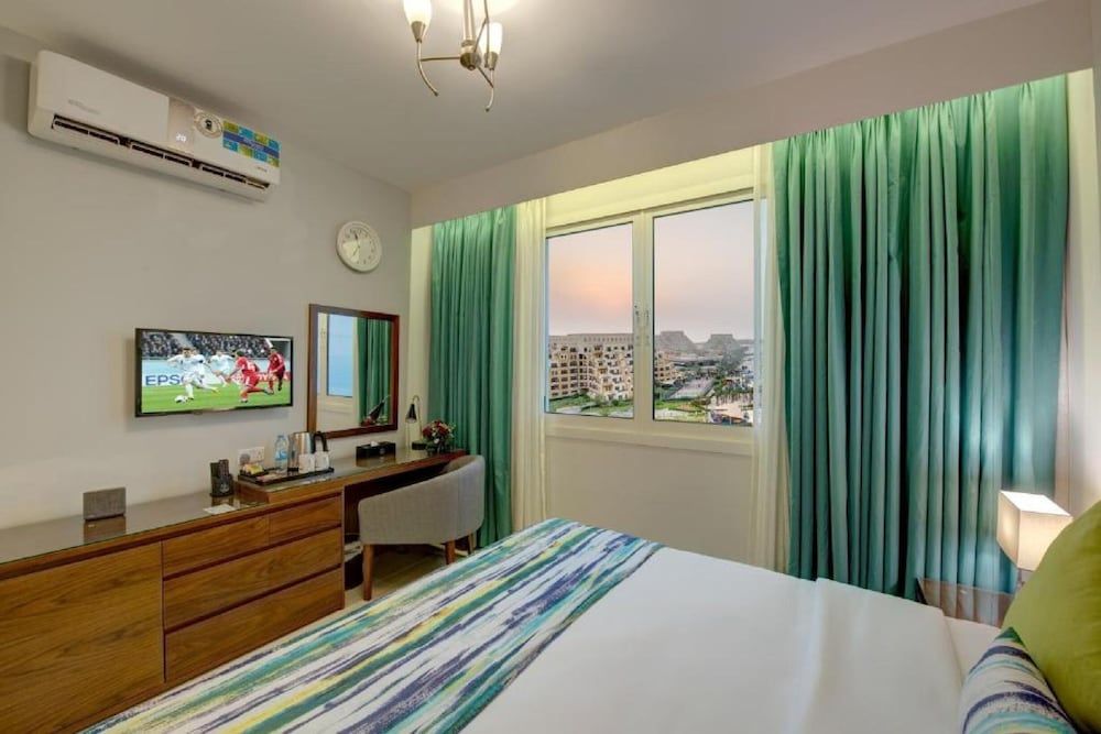 Deluxe Room, 1 King Bed, Sea View