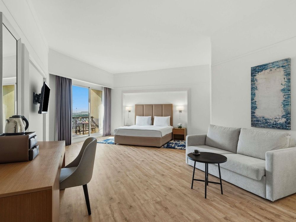 Premium Room, 1 King Bed, Garden View