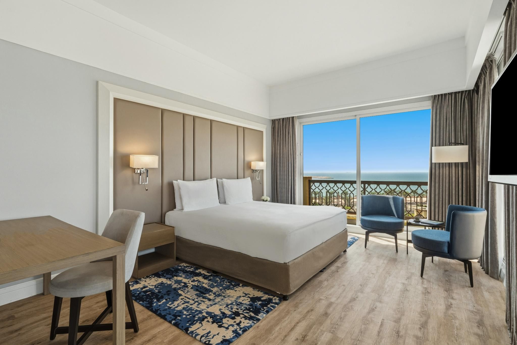 Interconnecting Family Suite with Pool or Sea View
