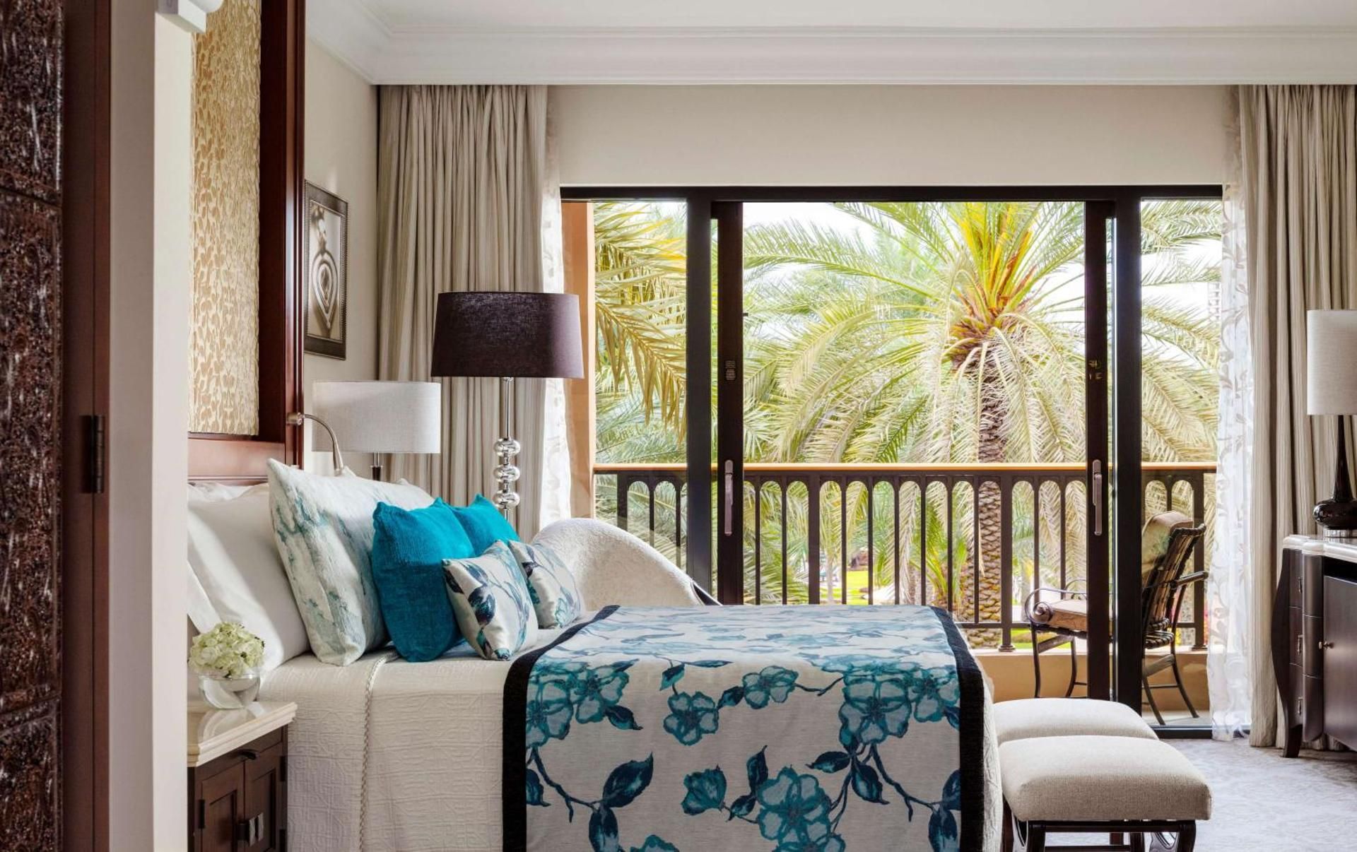 The Palace - Superior Deluxe King Room