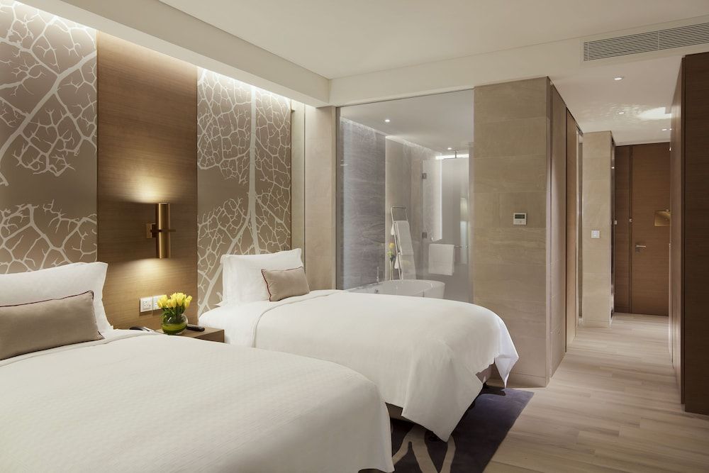 Room, 2 Twin Beds, City View
