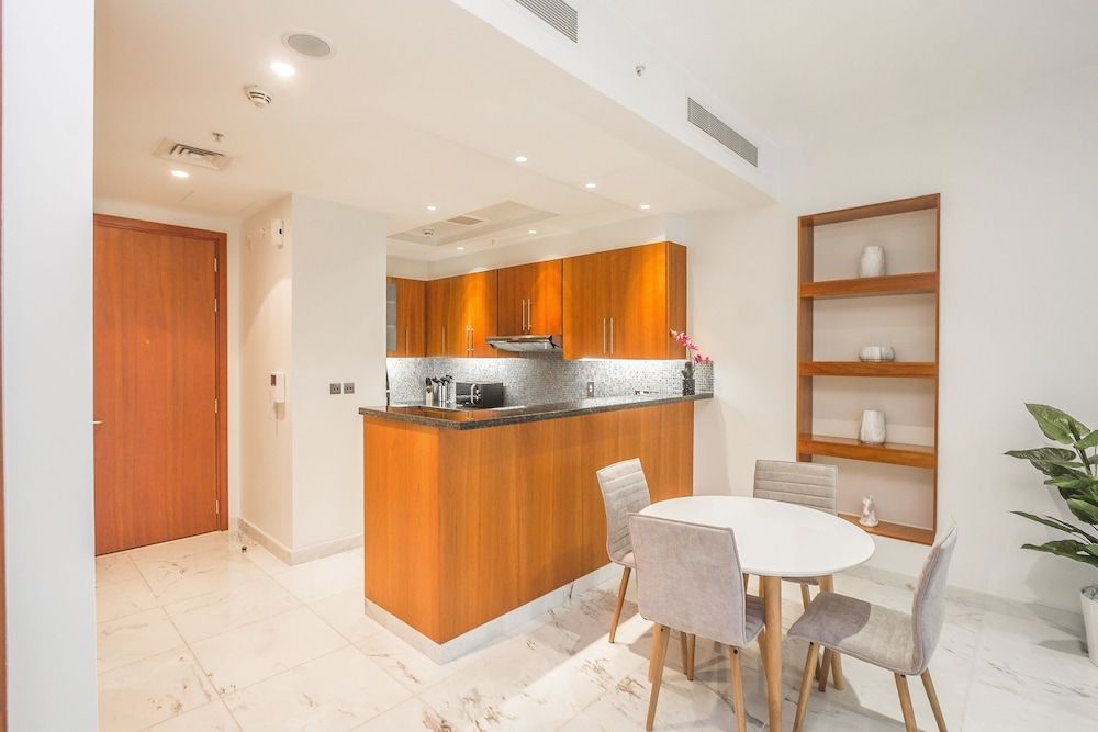 DHH - Central Park Studio (242) 15