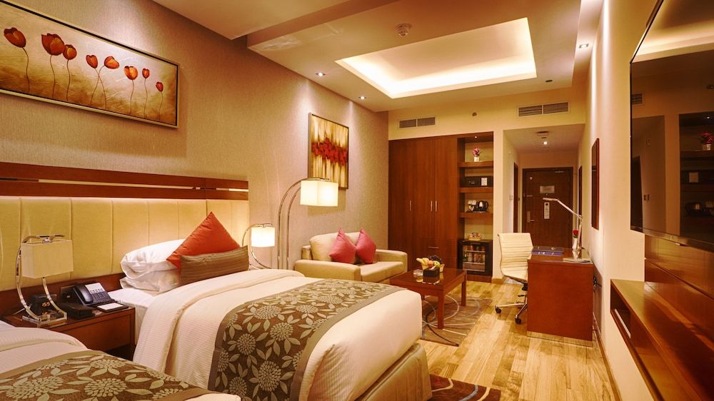 Rose Park Hotel Al Barsha Deluxe King Room 2