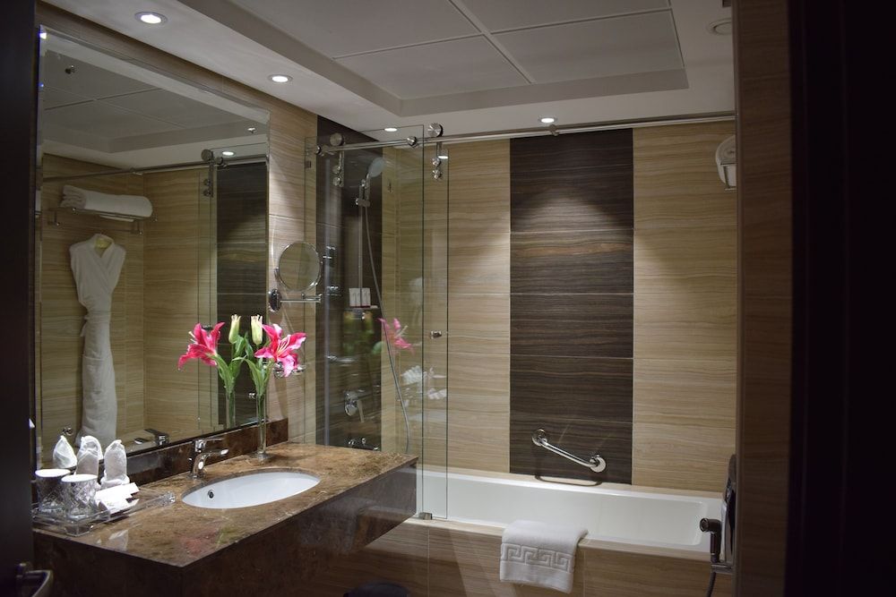 Omega Hotel Deluxe Room 14