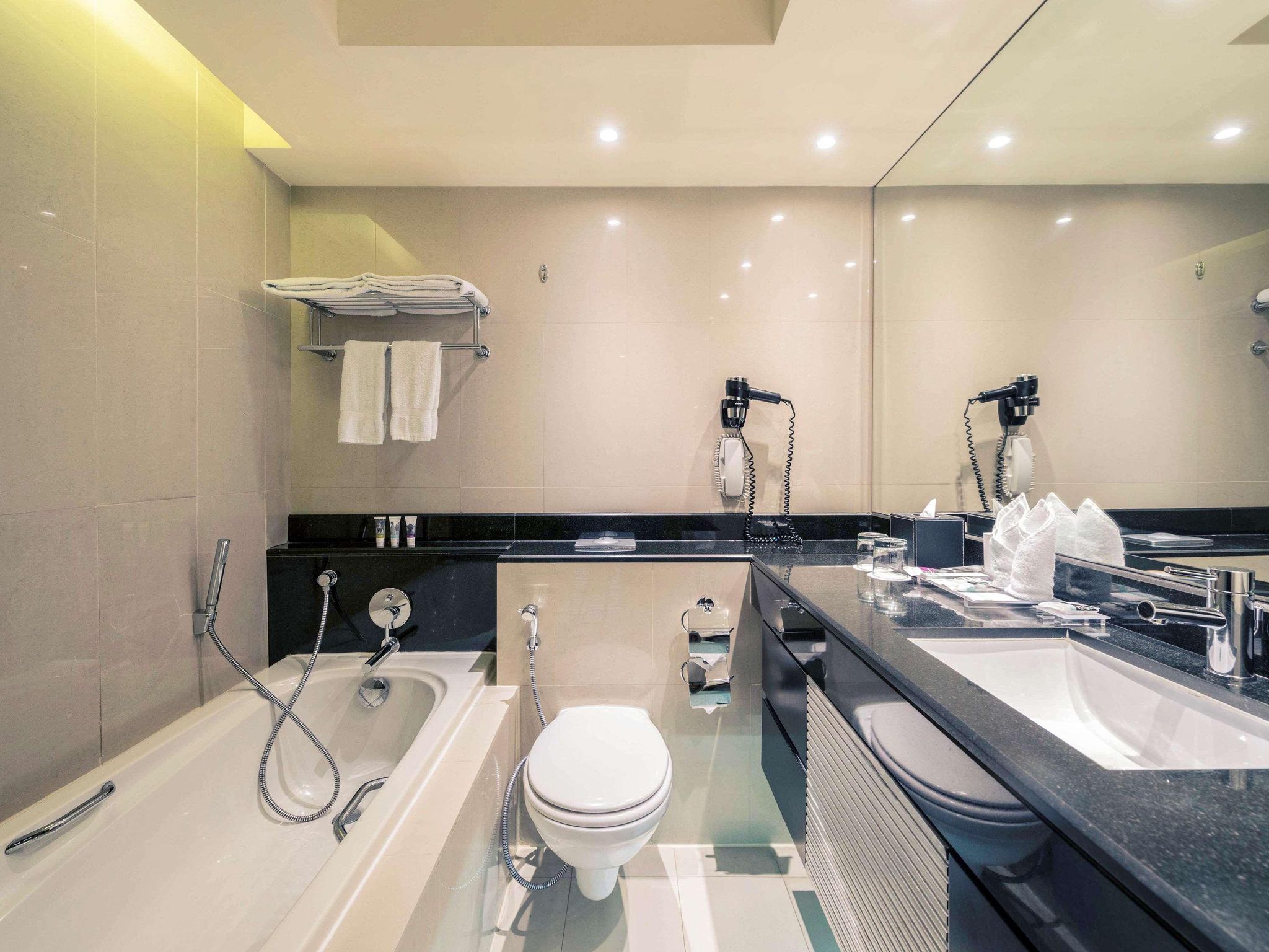 undefined Mercure Gold Hotel Jumeirah Dubai by Accor 4