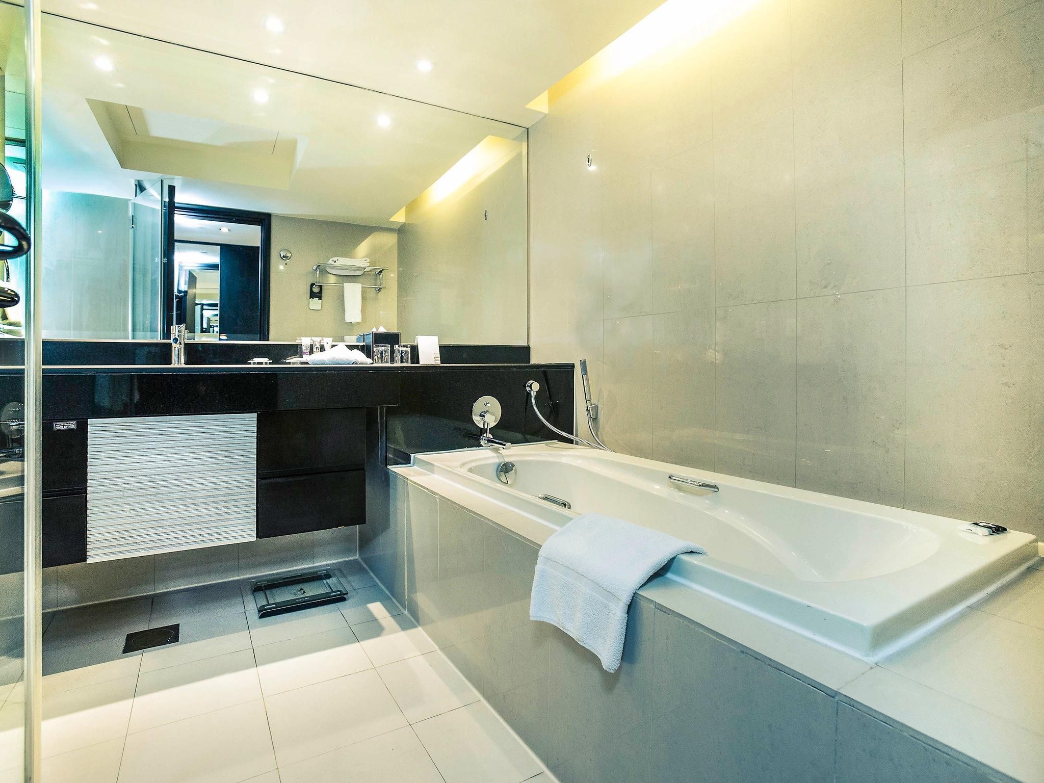 Mercure Gold Hotel Jumeirah Dubai by Accor Superior Room With 2 Single Beds 13
