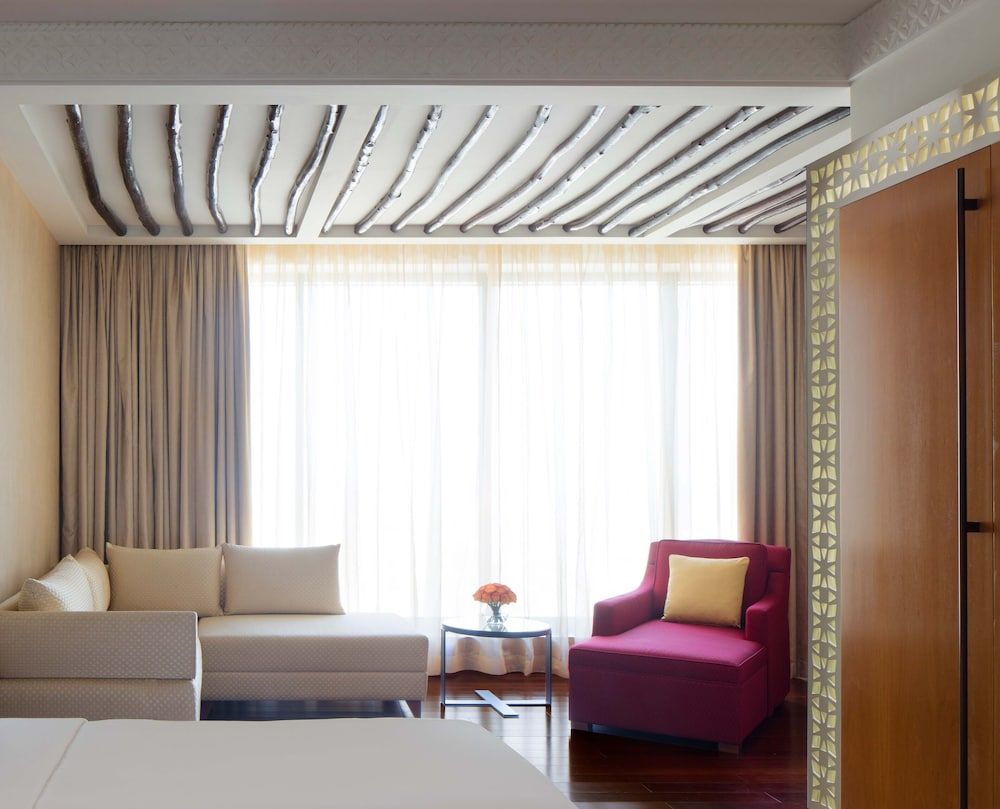 The H Dubai Deluxe Room, 1 King Bed 4