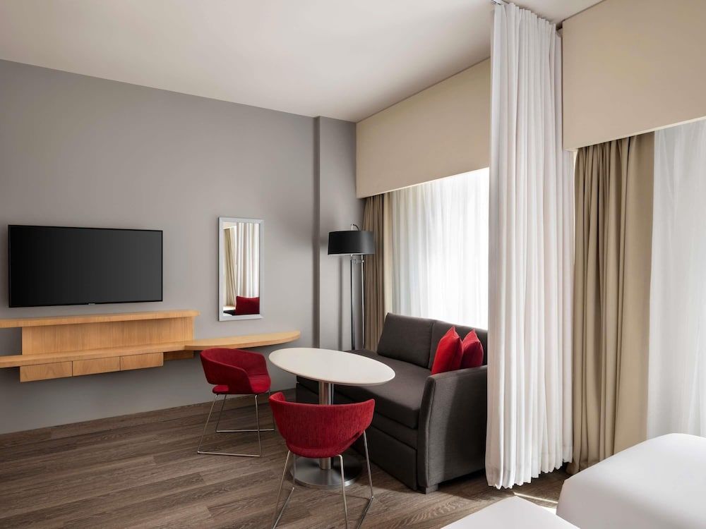 Novotel Suites Mall Avenue Dubai Suite, 2 Twin Beds 8
