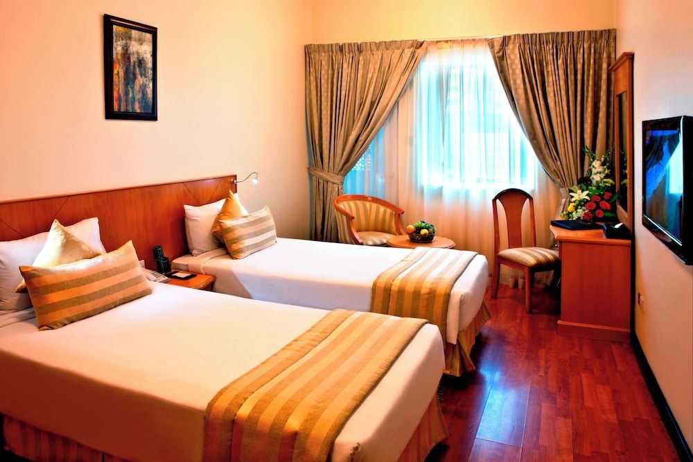 Landmark Plaza Hotel Classic Room Twin Beds 3