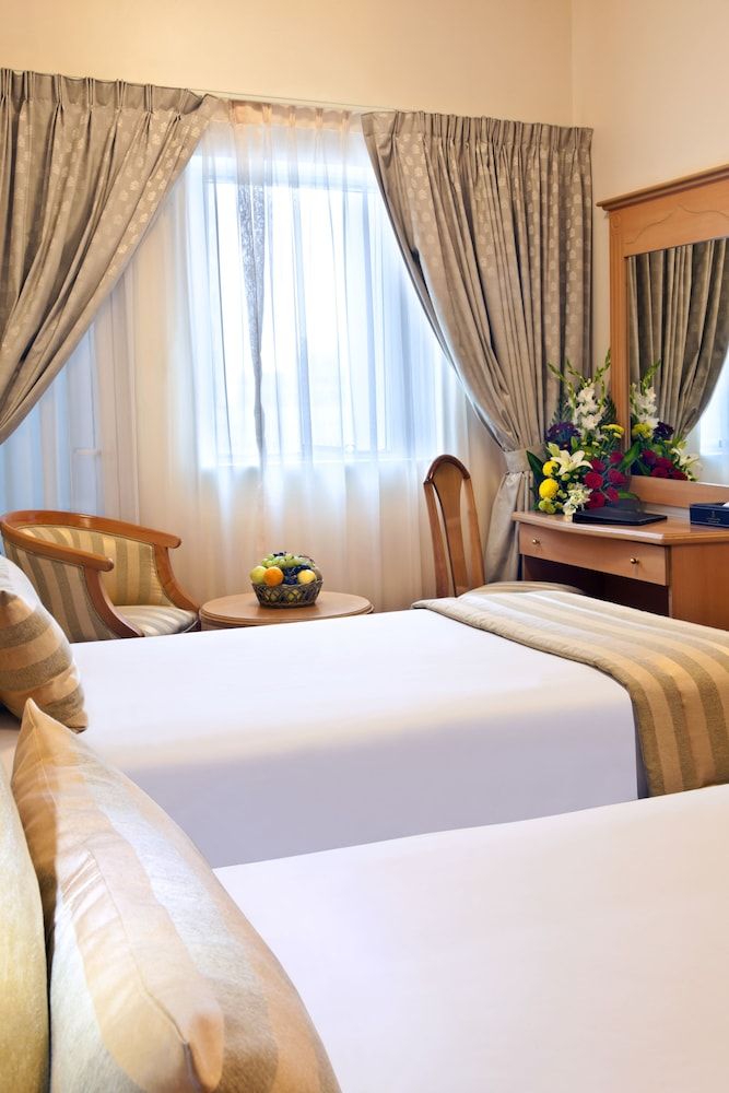 undefined Landmark Plaza Hotel 8