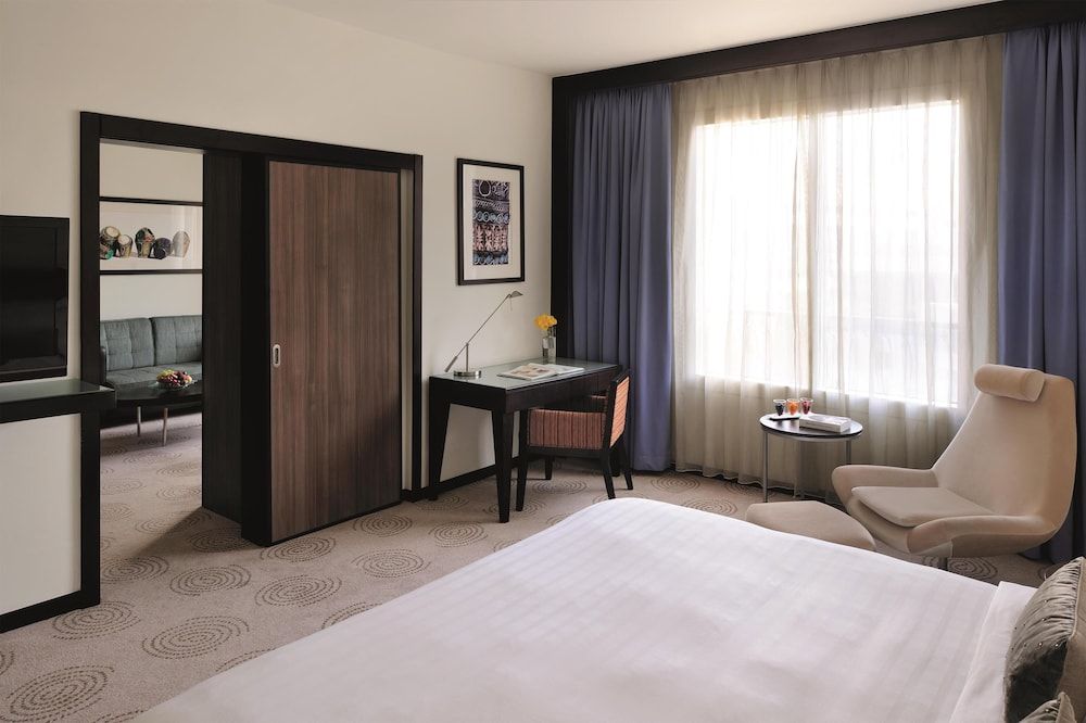 Executive Suite (AVANI)