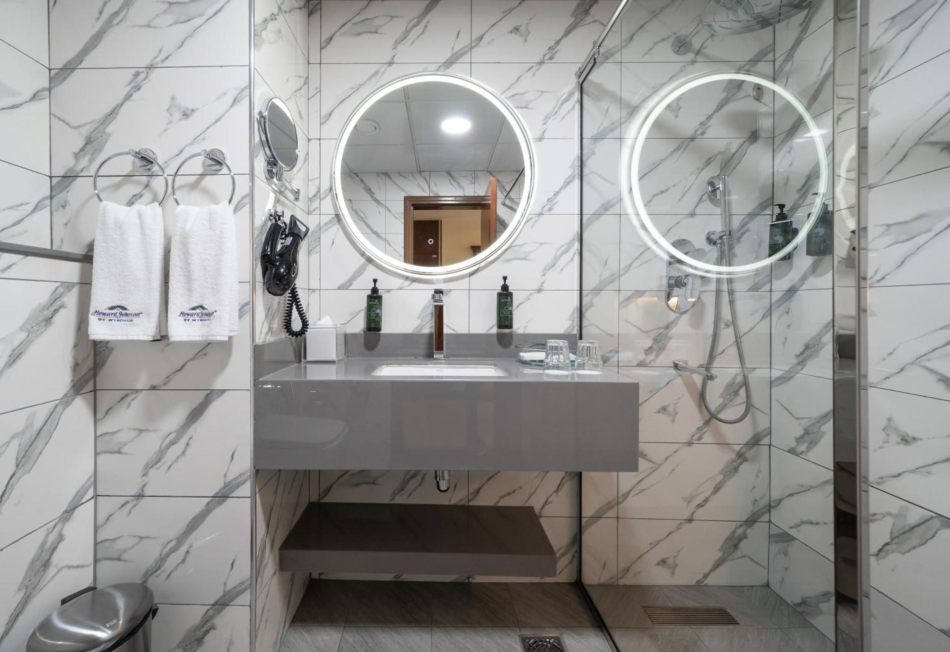 2 Queen Beds, Junior Suite, Non-Smoking