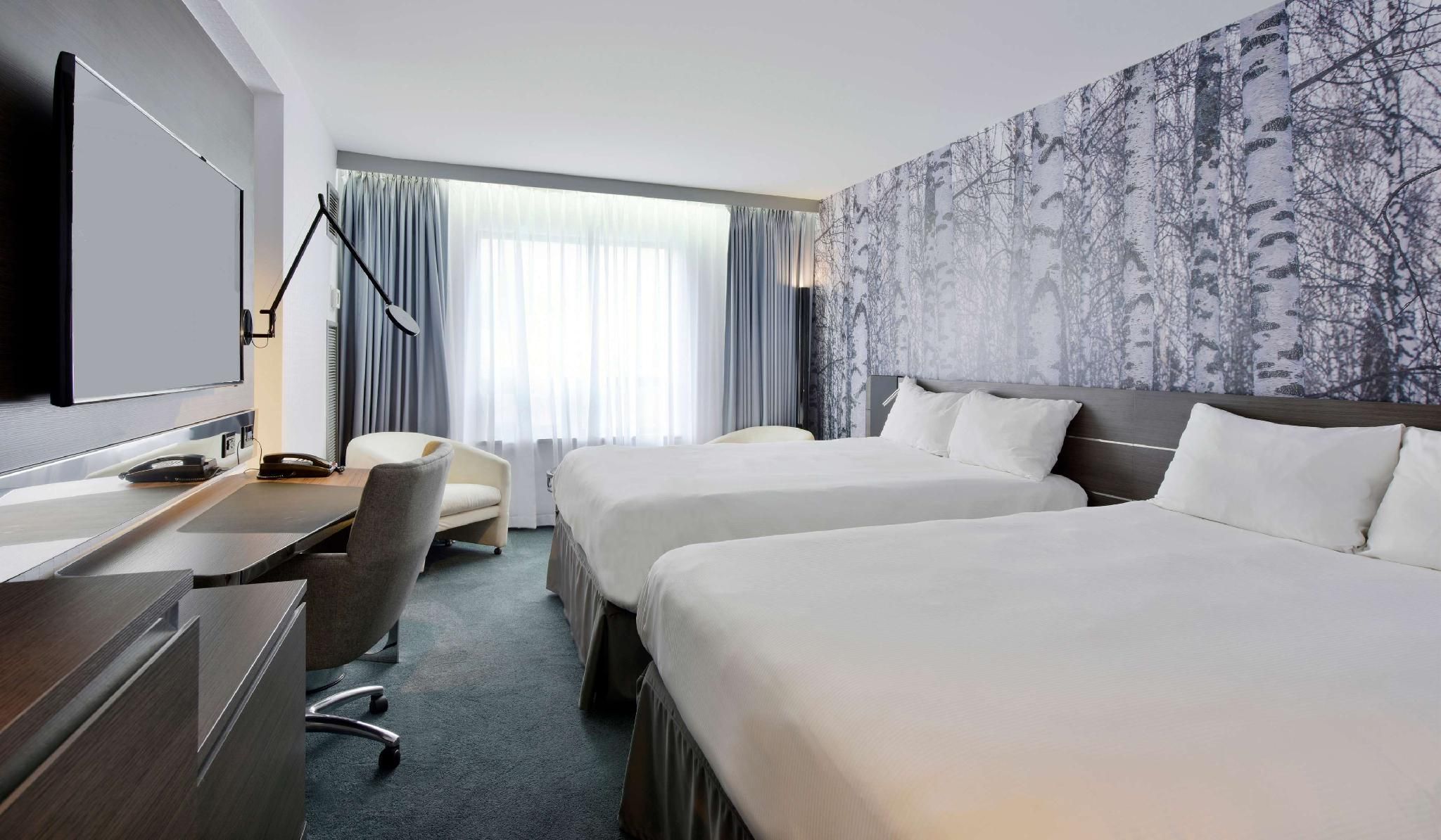 2 Double Beds