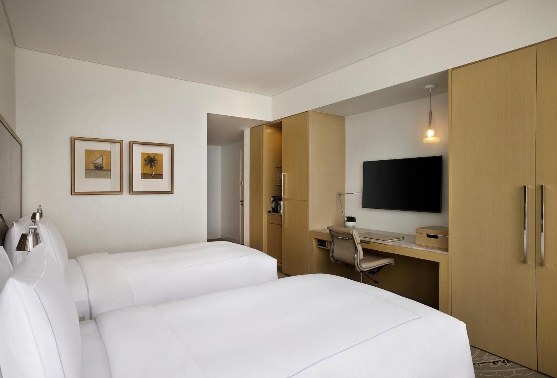 Twin Deluxe Room with Sea View
