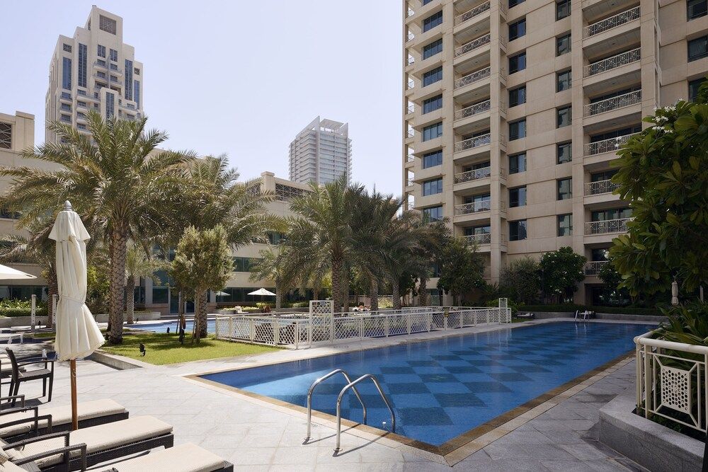 Dream Inn Dubai – 29 Boulevard with Private Terrace