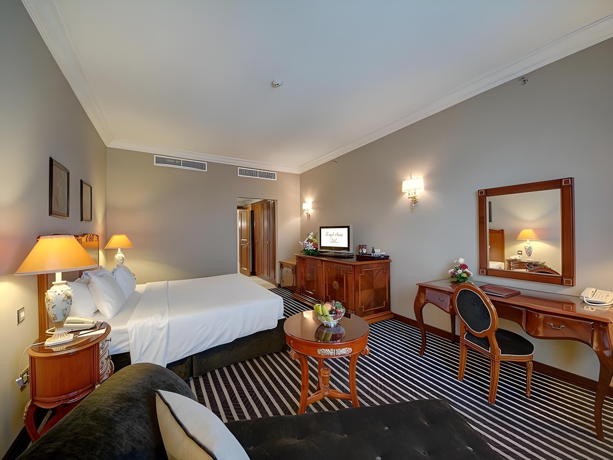 Royal Ascot Hotel Superior Deluxe 6
