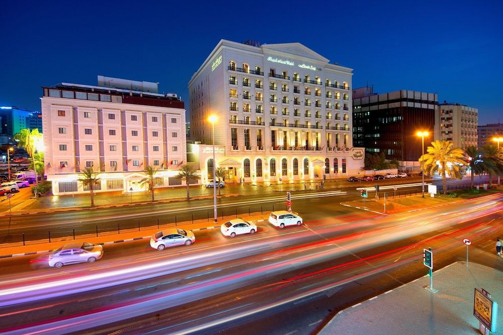 undefined Royal Ascot Hotel 4