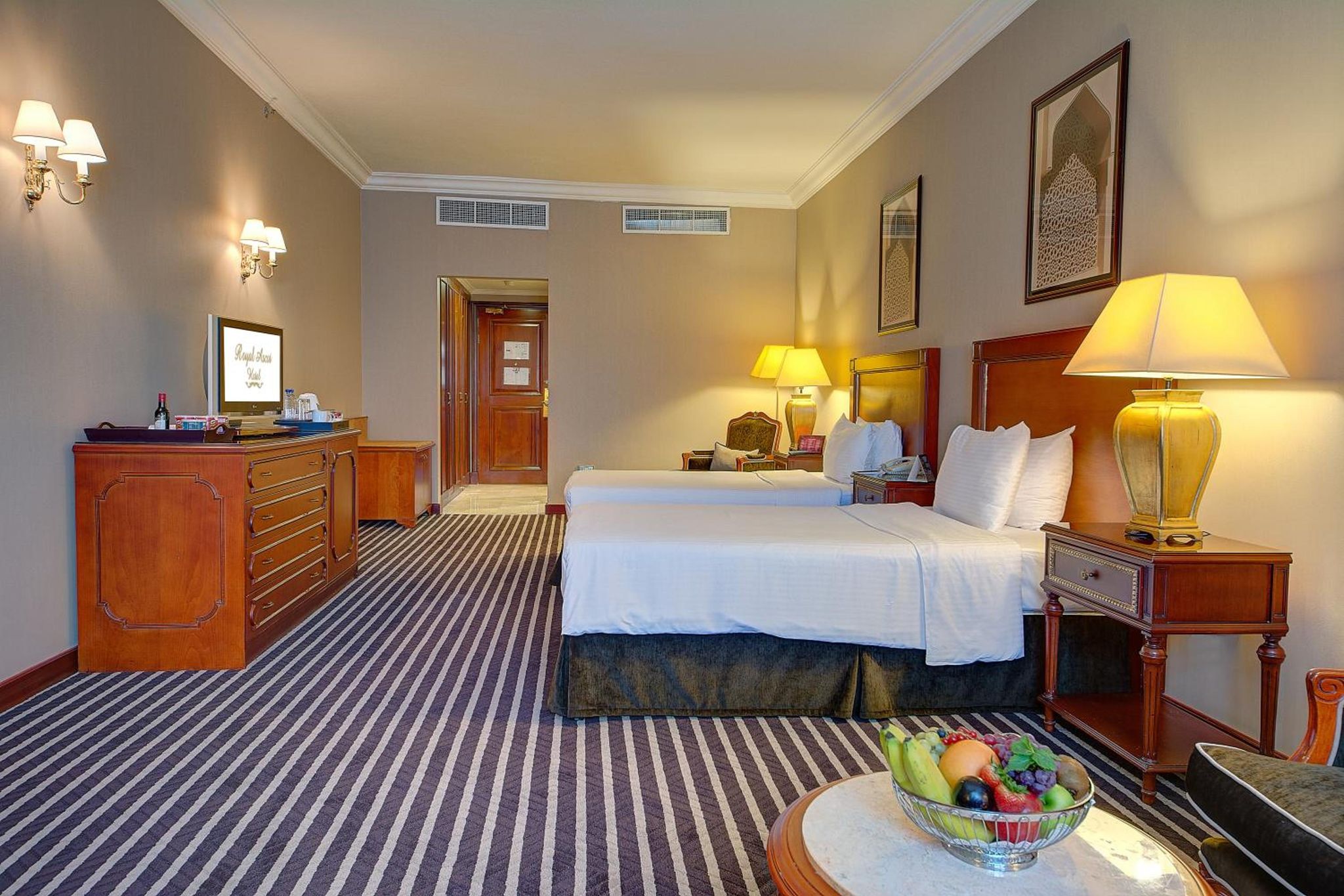 undefined Royal Ascot Hotel 7