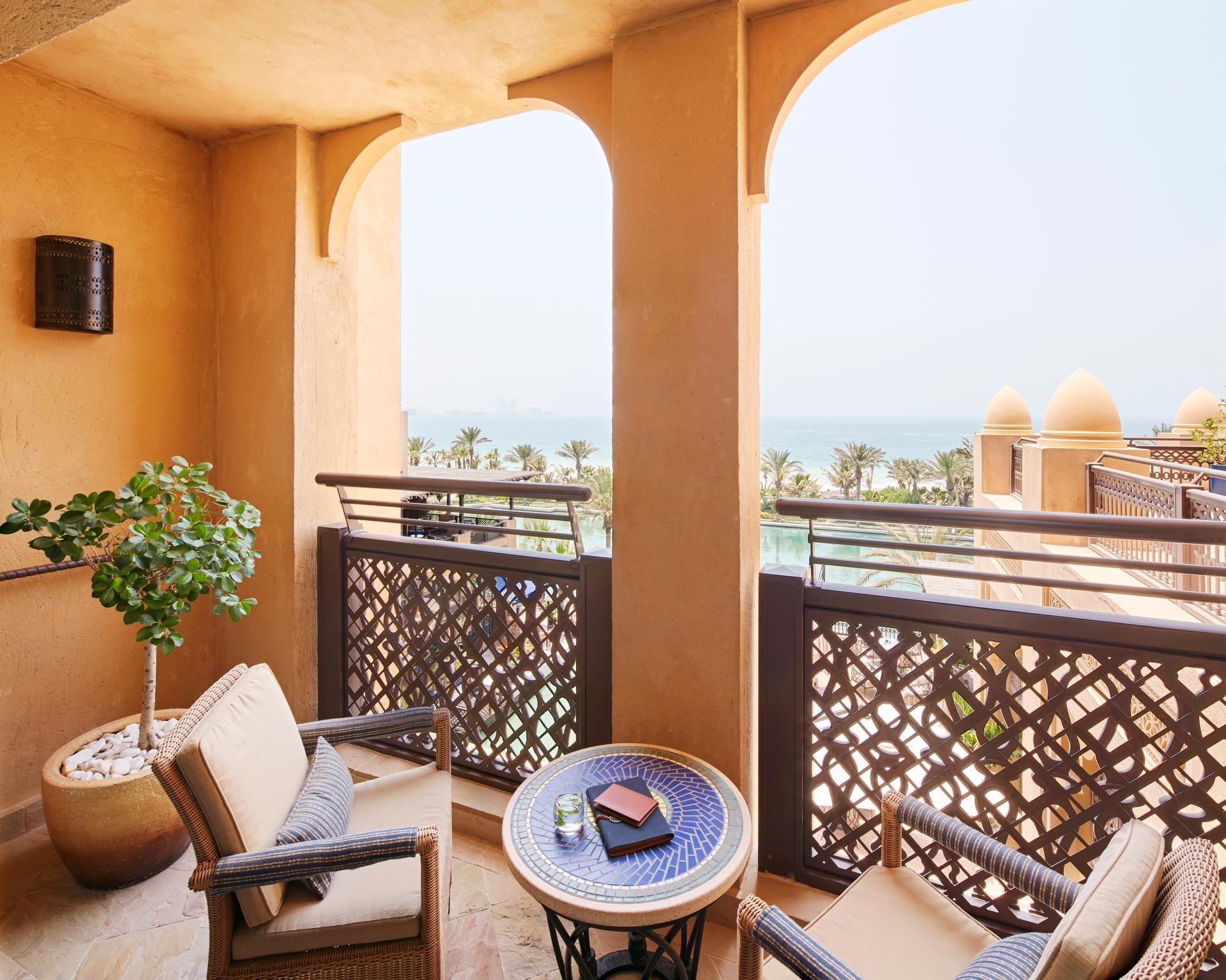 Arabian Deluxe & Wild Wadi Waterpark Access