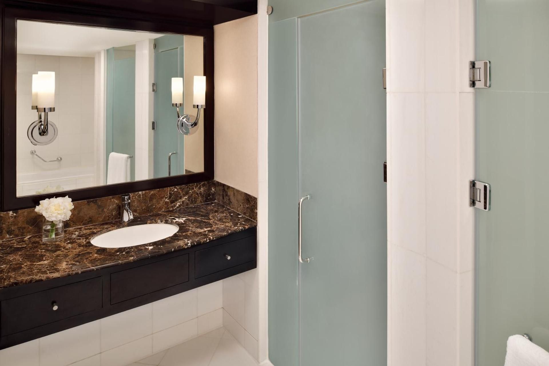 InterContinental Abu Dhabi By IHG Classic Room 3