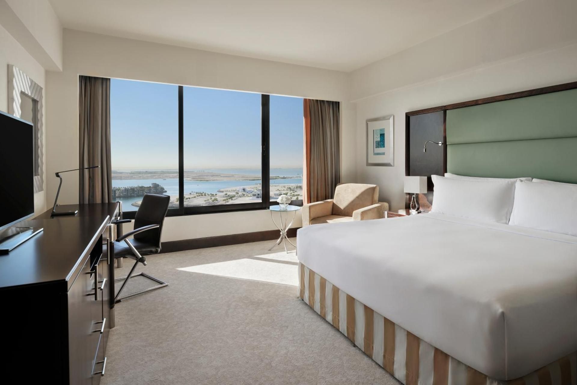 Classic King Room with Sea View - Smoking
