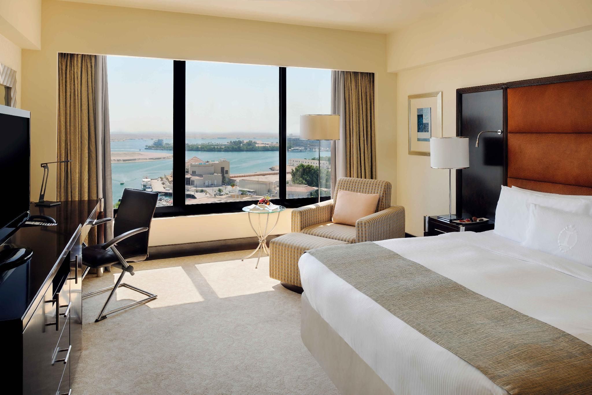 King Deluxe with Marina View
