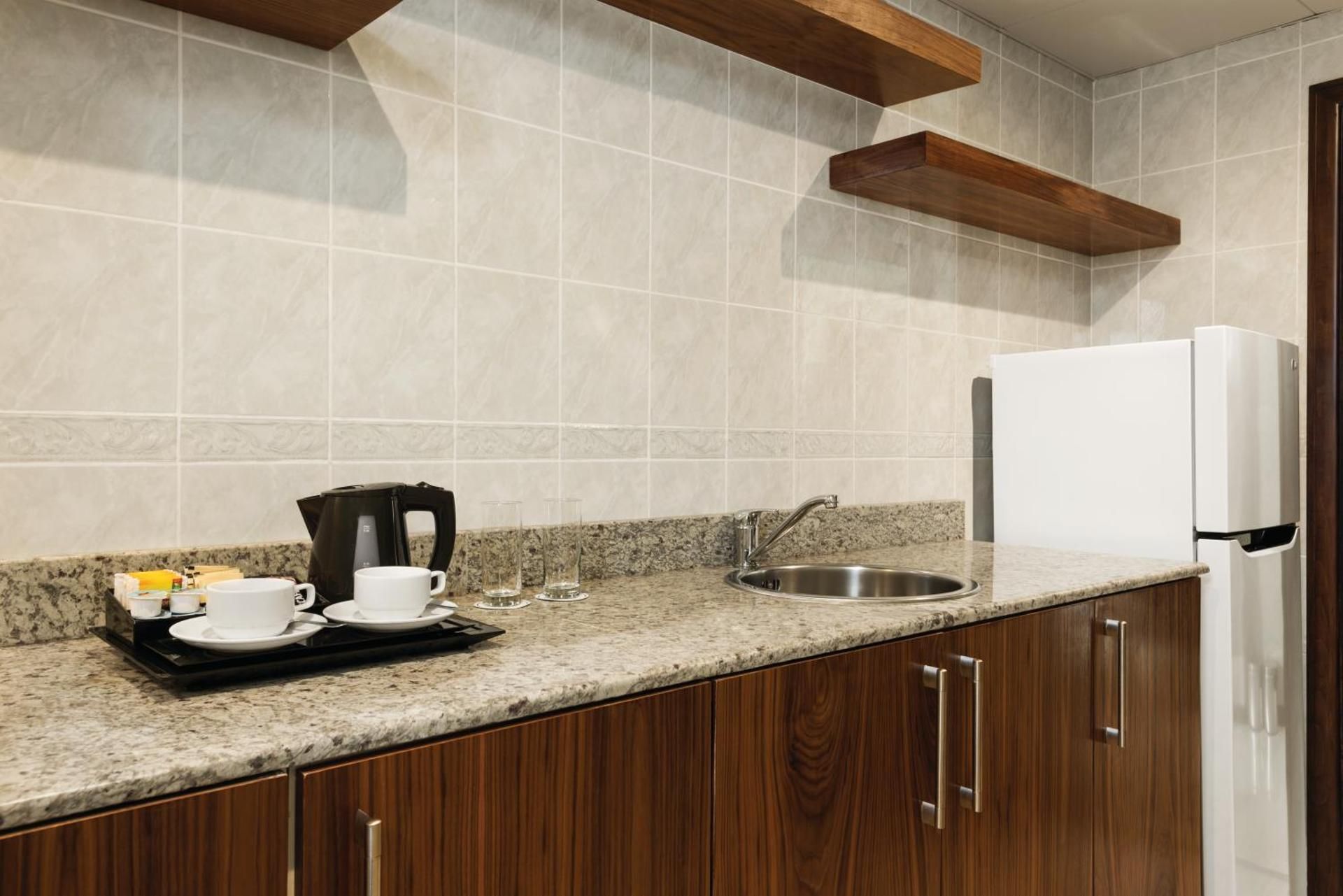 undefined Howard Johnson by Wyndham Abu Dhabi 4