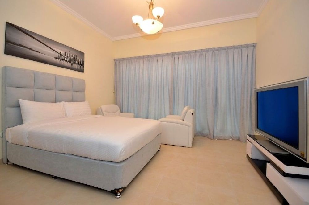 Piks Key - Burj Al Nujoom Studio 3