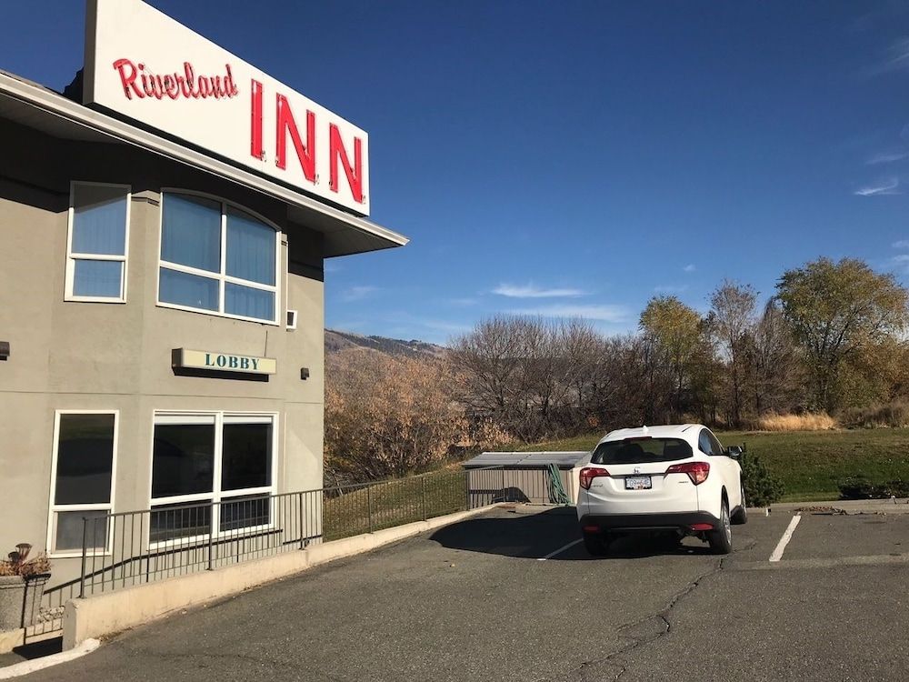undefined Riverland Inn & Suites 8