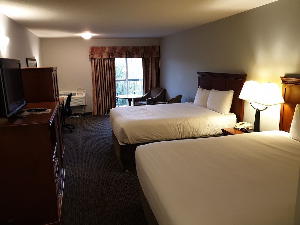 undefined Riverland Inn & Suites 10
