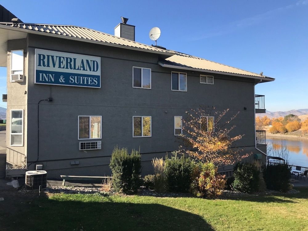 undefined Riverland Inn & Suites 6