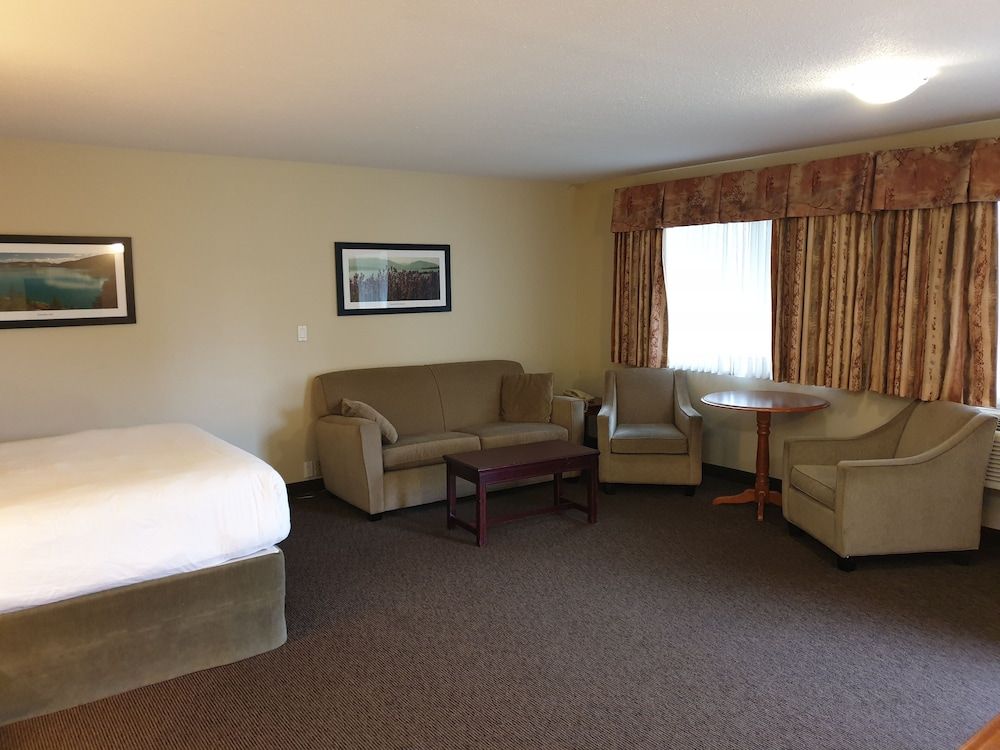 Family Suite, 1 Bedroom, Kitchen, River View