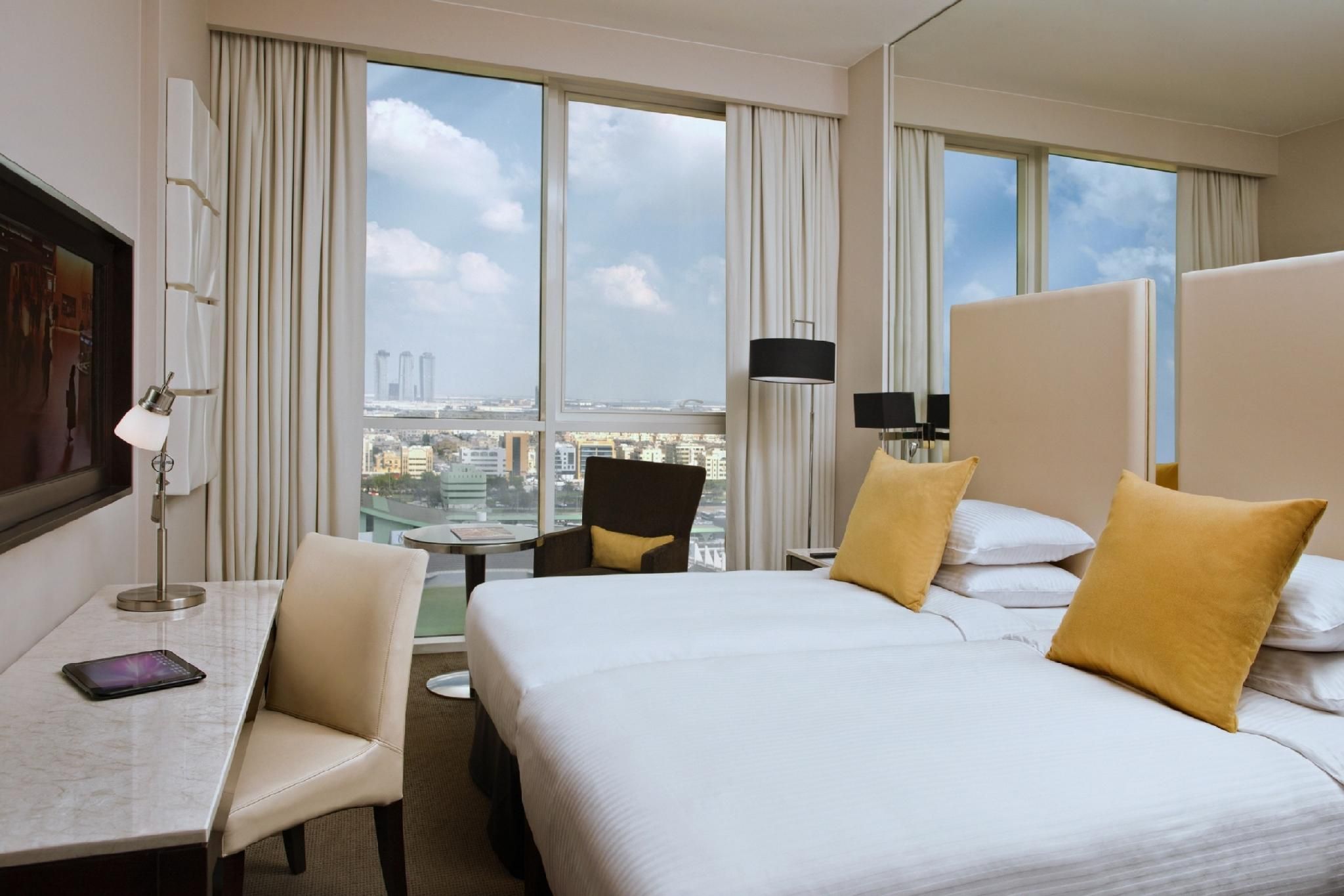 Centro Prime Room - Stadium View - Twin Beds