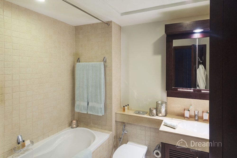 Dream Inn Dubai -Burj Residence Executive Apartment, 2 Bedrooms, City View 3