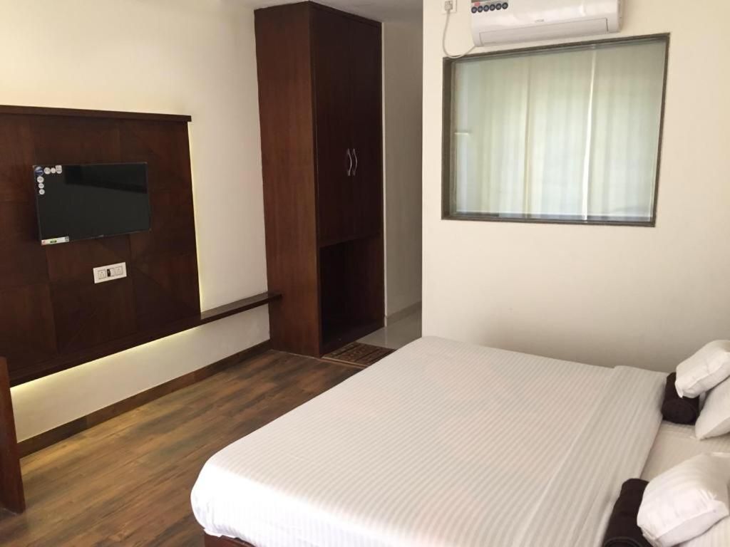 Lotus Grand Akm Super Deluxe Room